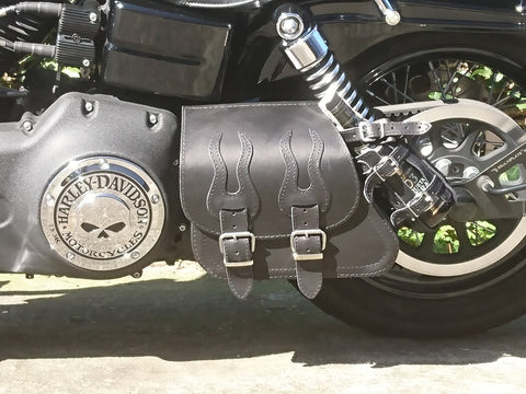 Dyna Flame Schwarz Schwingentasche passend für Harley-Davidson Street Bob bis 2017