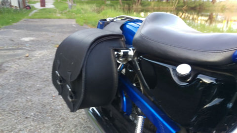 Ares Schwarz Satteltaschen Set passend für Harley-Davidson Street Bob & Sportster
