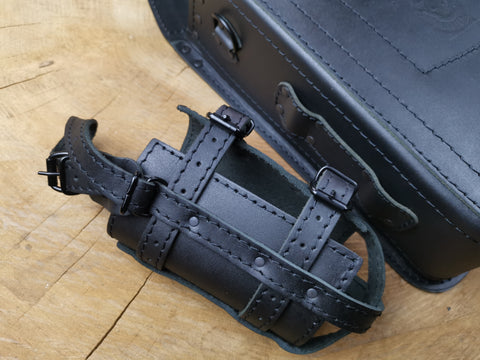 Odin Blackline swingarm bag + swingarm holder Softail until 2017