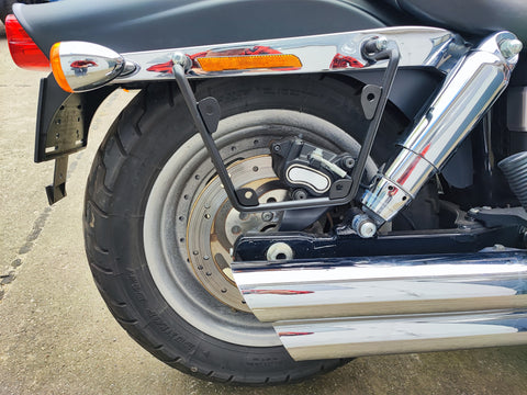 Saddlebag bracket for the left or right side suitable for Harley-Davidson Fat Bob from 1991-2017