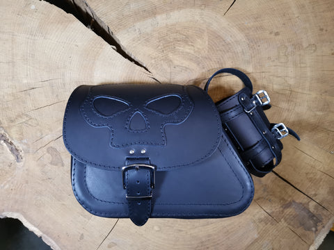 Dyna Skull Black + holder suitable for Street Bob swing bags