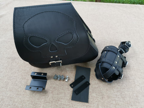 Sporty Skull Black + holder suitable for Sportster swing bags