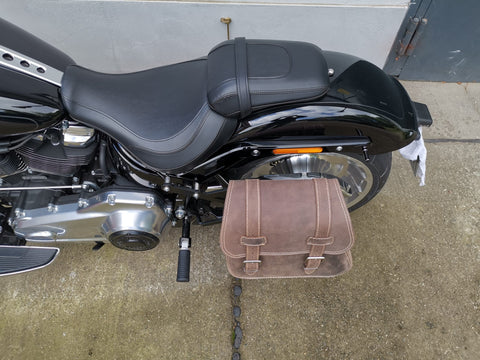 Zeus Brown side case + holder XL suitable for Softail from 2018 until today