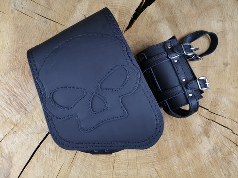 Road Skull Black + holder suitable for Street Bob swing bags