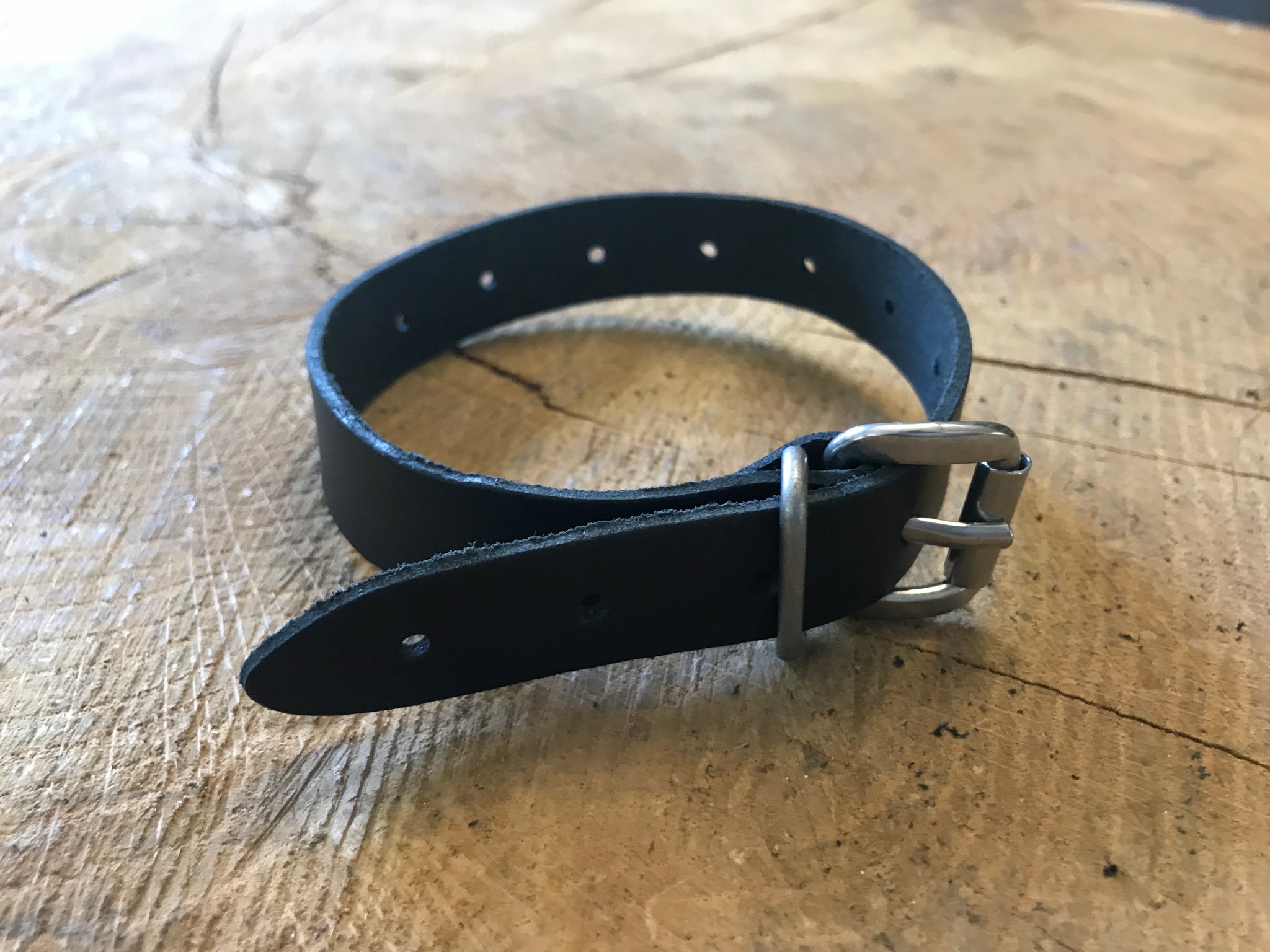 Leather strap mounting strap with buckle 36cm in black