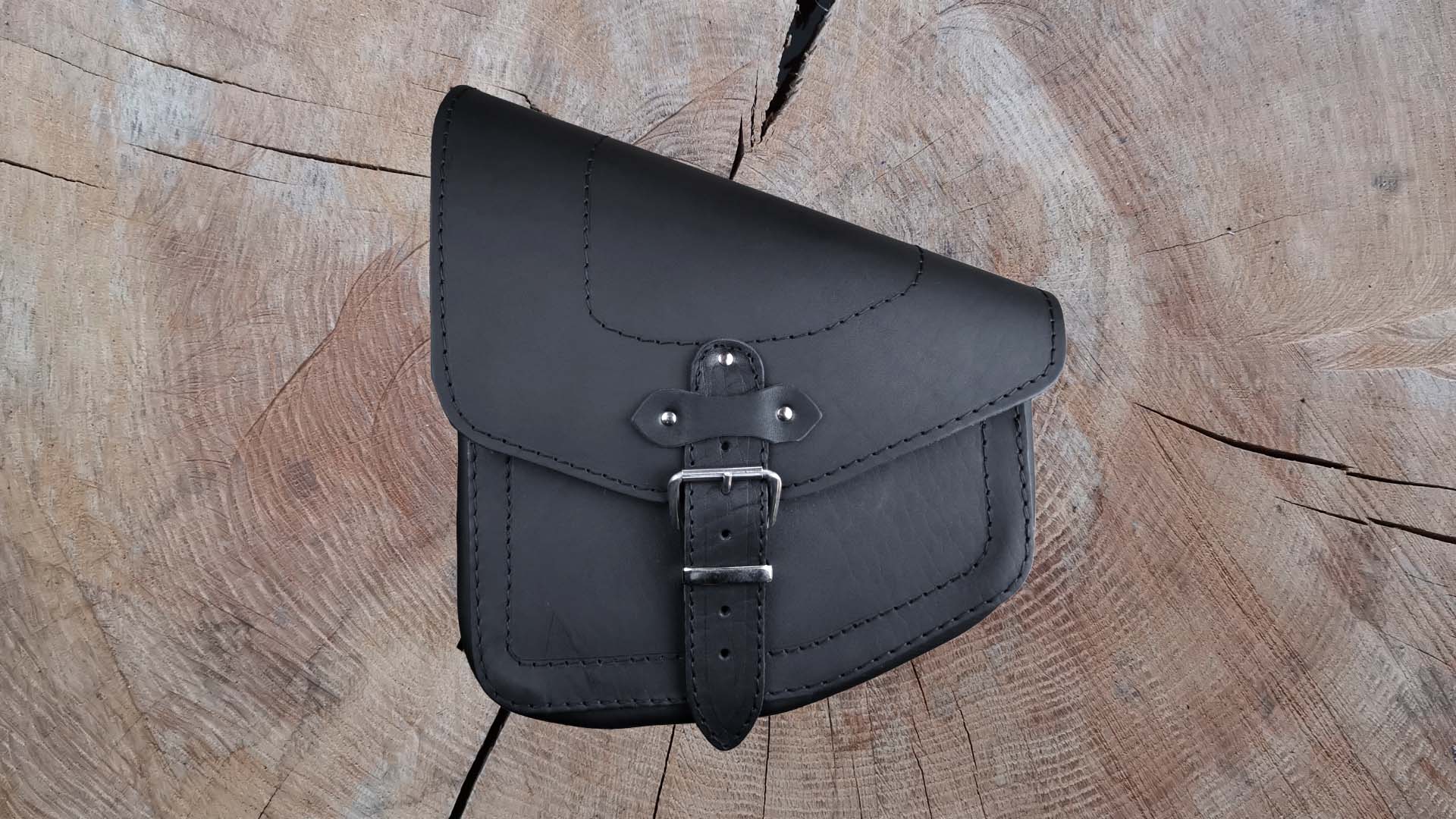 Odin black swing bag suitable for Harley-Davidson Softail