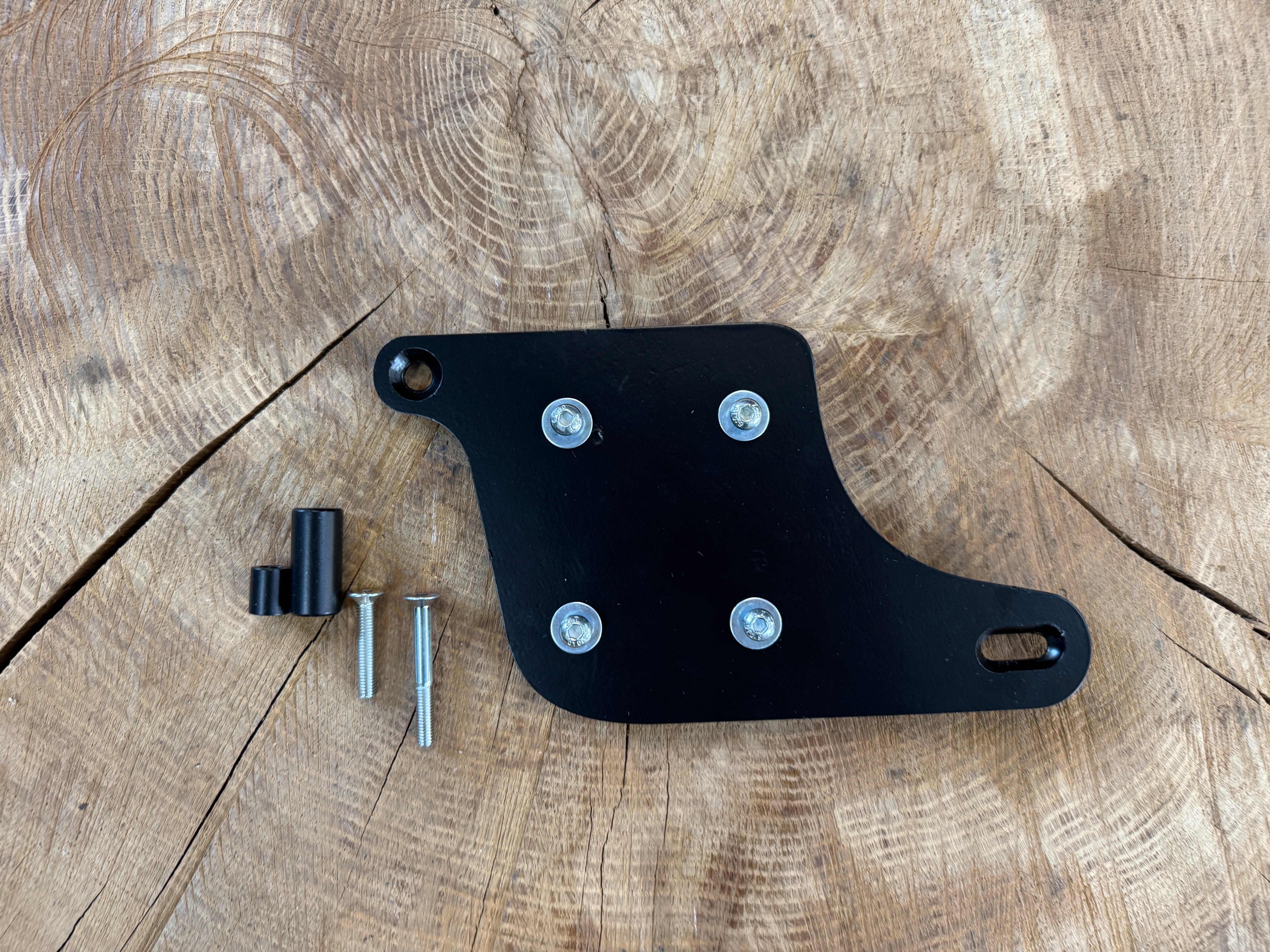 ANUK schwarz Schwingentasche inkl. Halter passend für Indian Scout