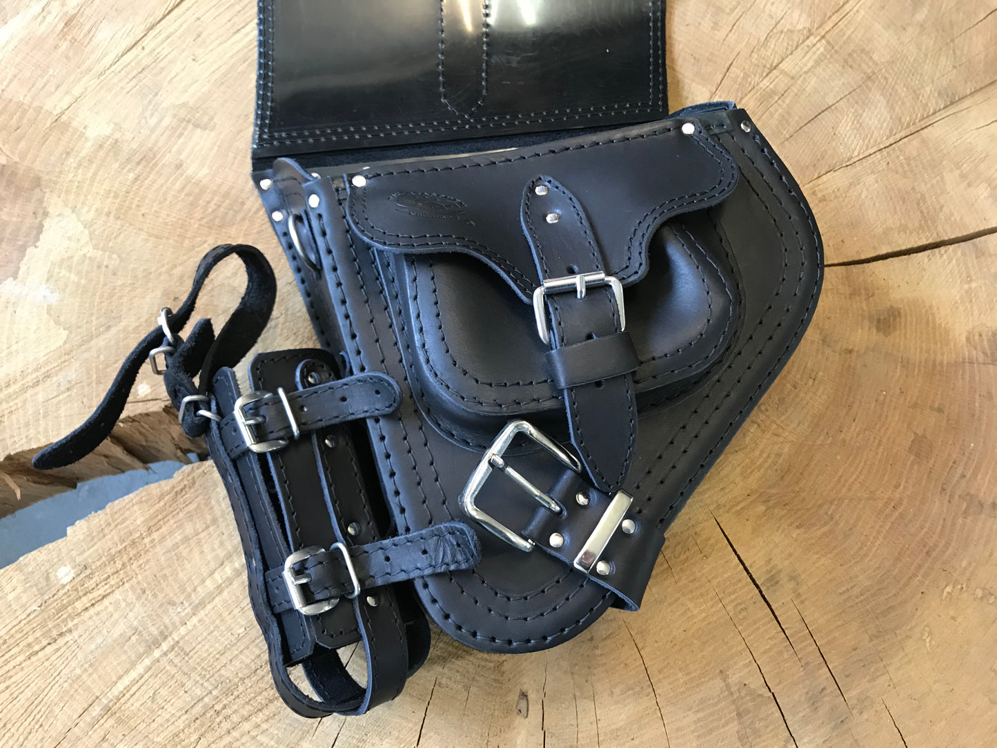 Hades schwarz + Halter bis 2017