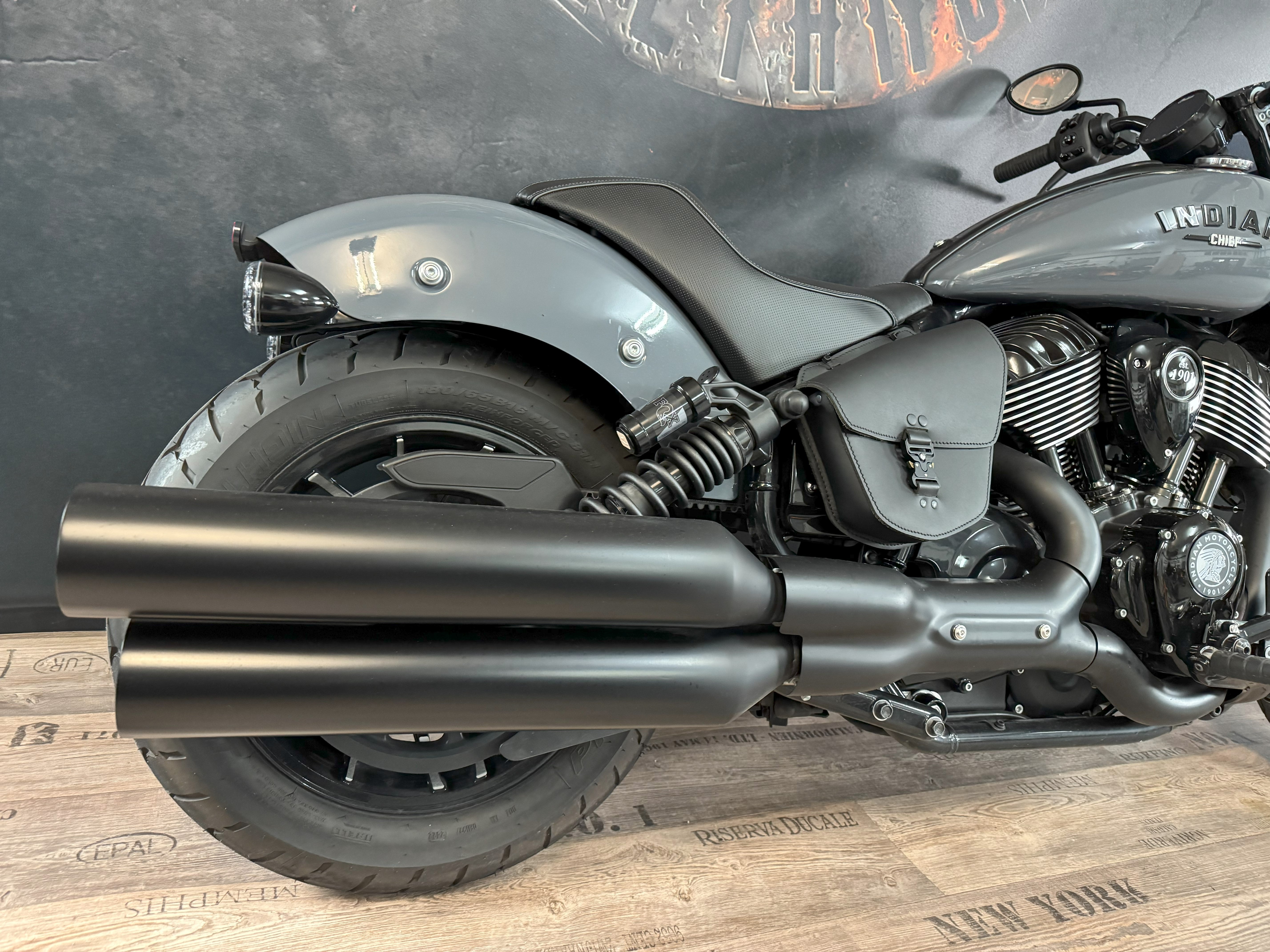Winnetou schwarz rechts Seitentasche passend für Indian Chief