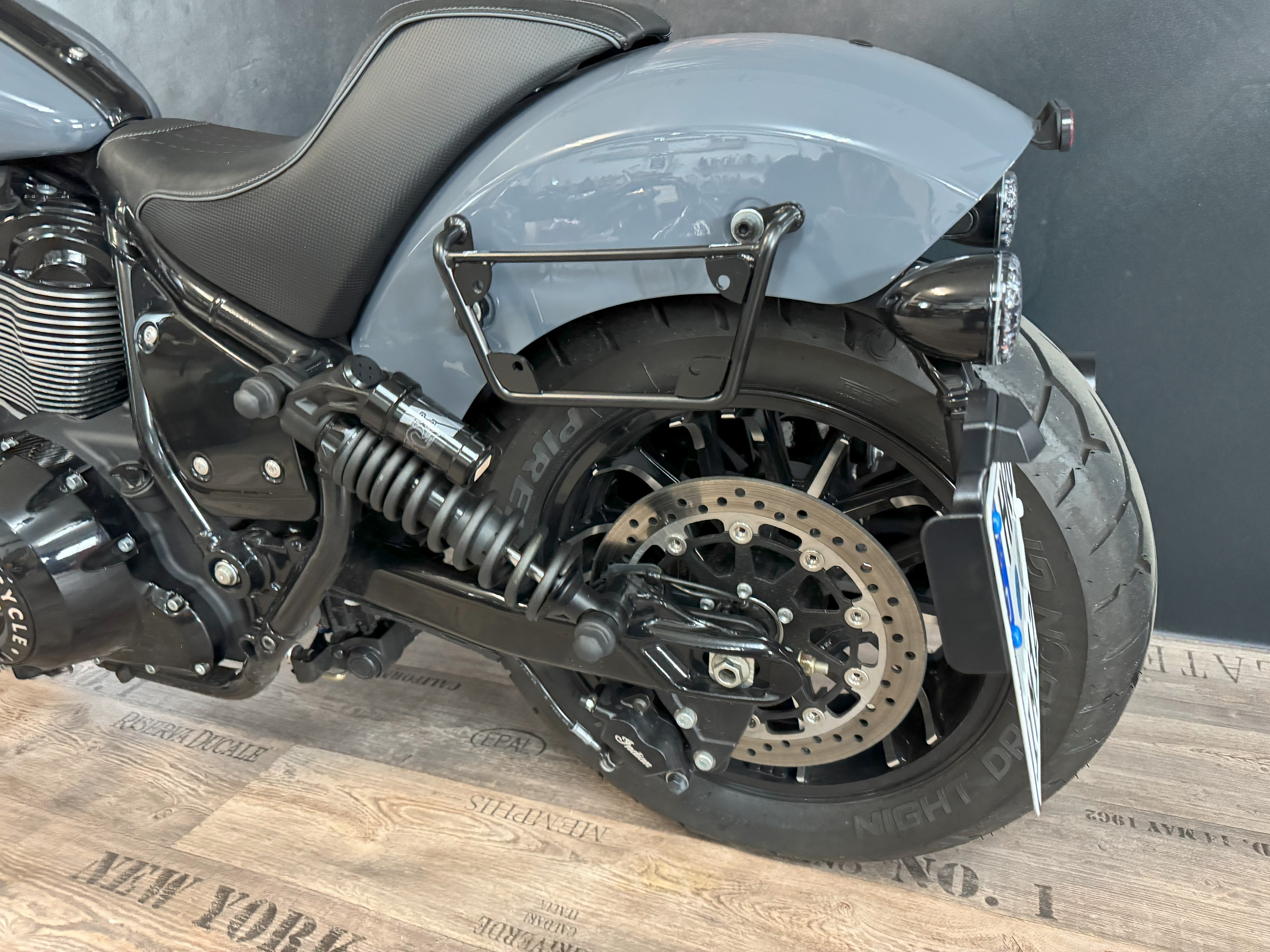 Taschenhalterung Chief XL – für Indian Chief (linke Seite)
