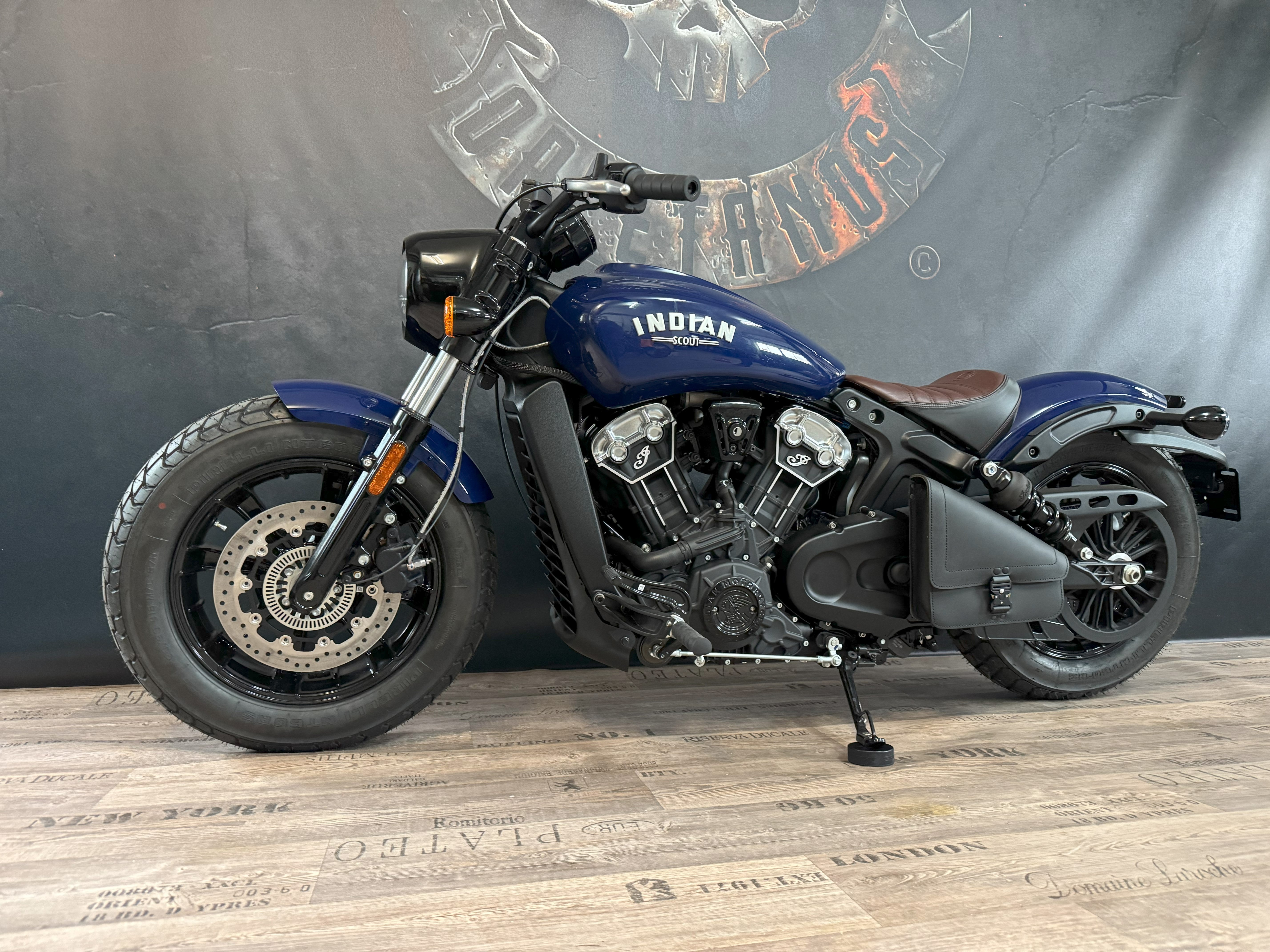 ANUK schwarz Schwingentasche inkl. Halter passend für Indian Scout