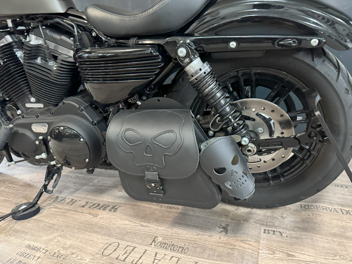 Sporty Skull Blackline