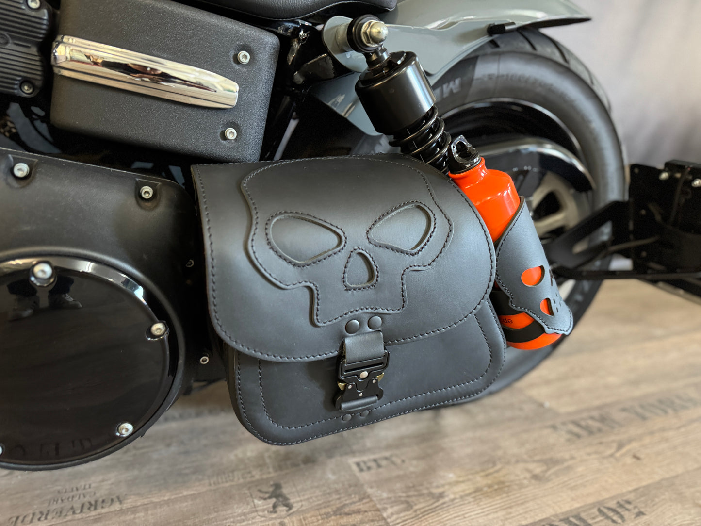 Dyna Skull Blackline