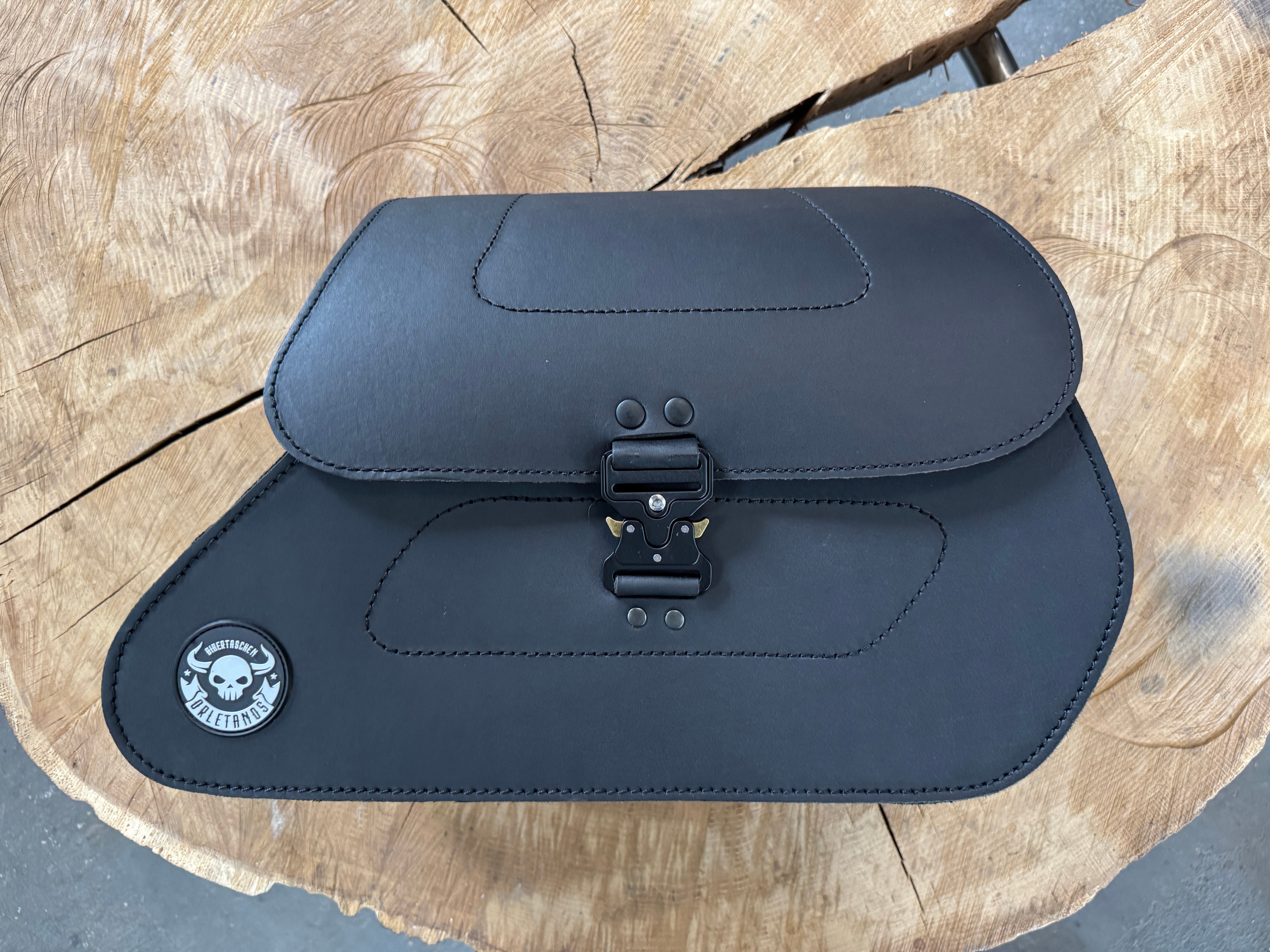 ARES schwarz rechts Seitentasche passend für Indian Scout / Chief