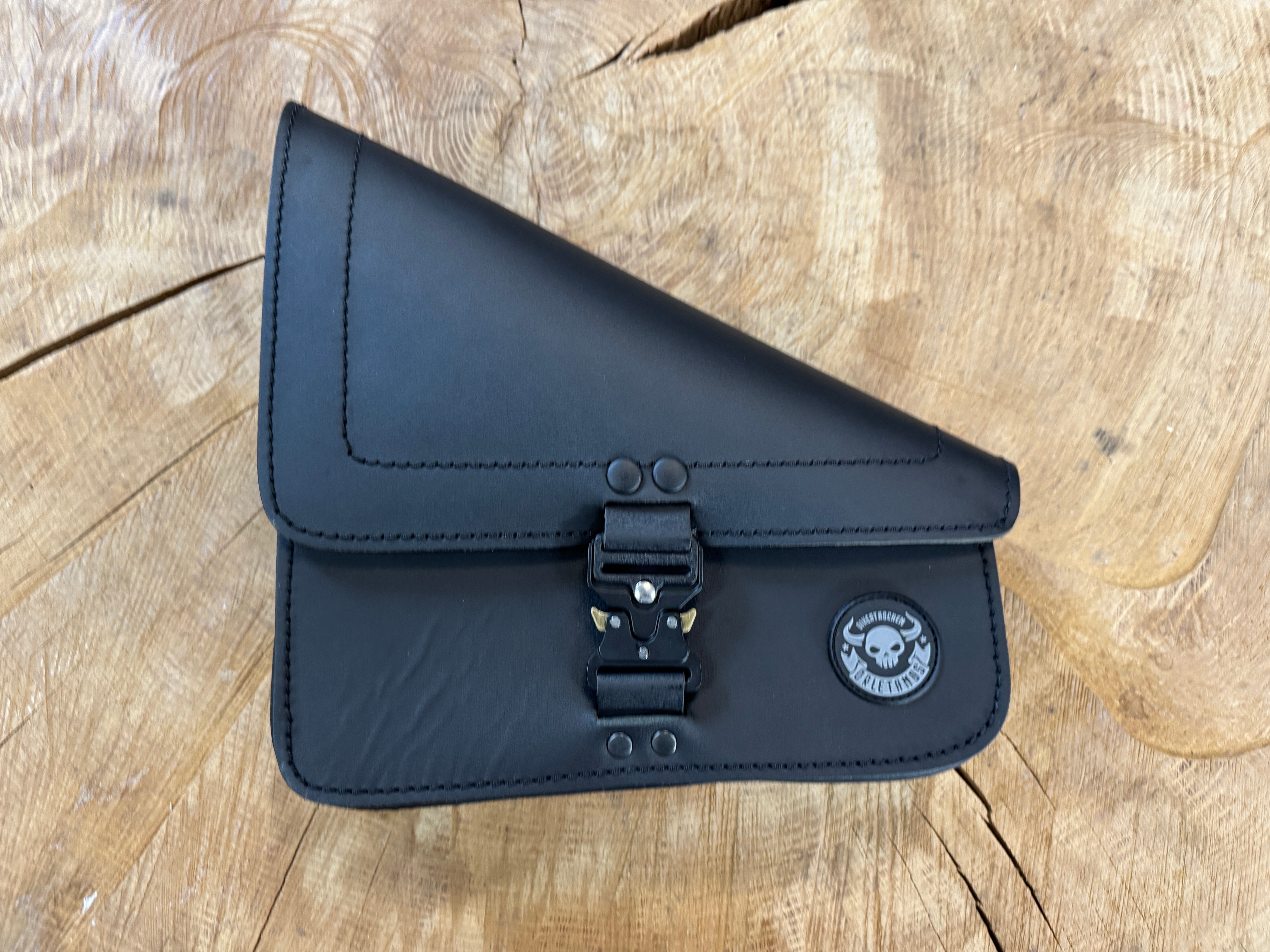 ANUK schwarz Schwingentasche inkl. Halter passend für Indian Scout