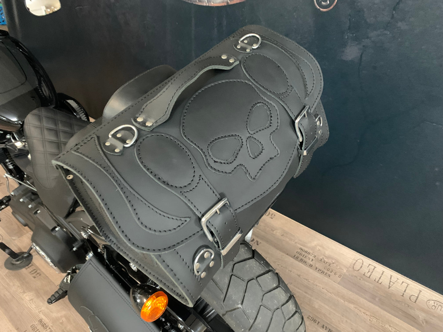 DEVIL SKULL in schwarz