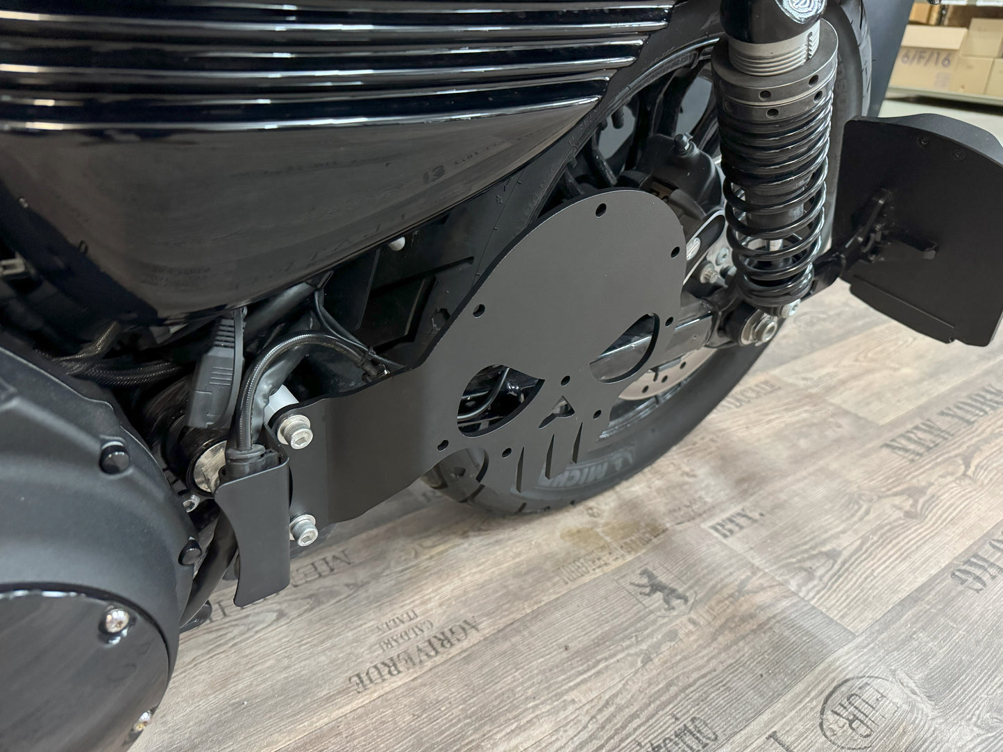 Seitentaschenhalter passend für Harley Davidson Sportster ab Bj. 2004 linke Seite