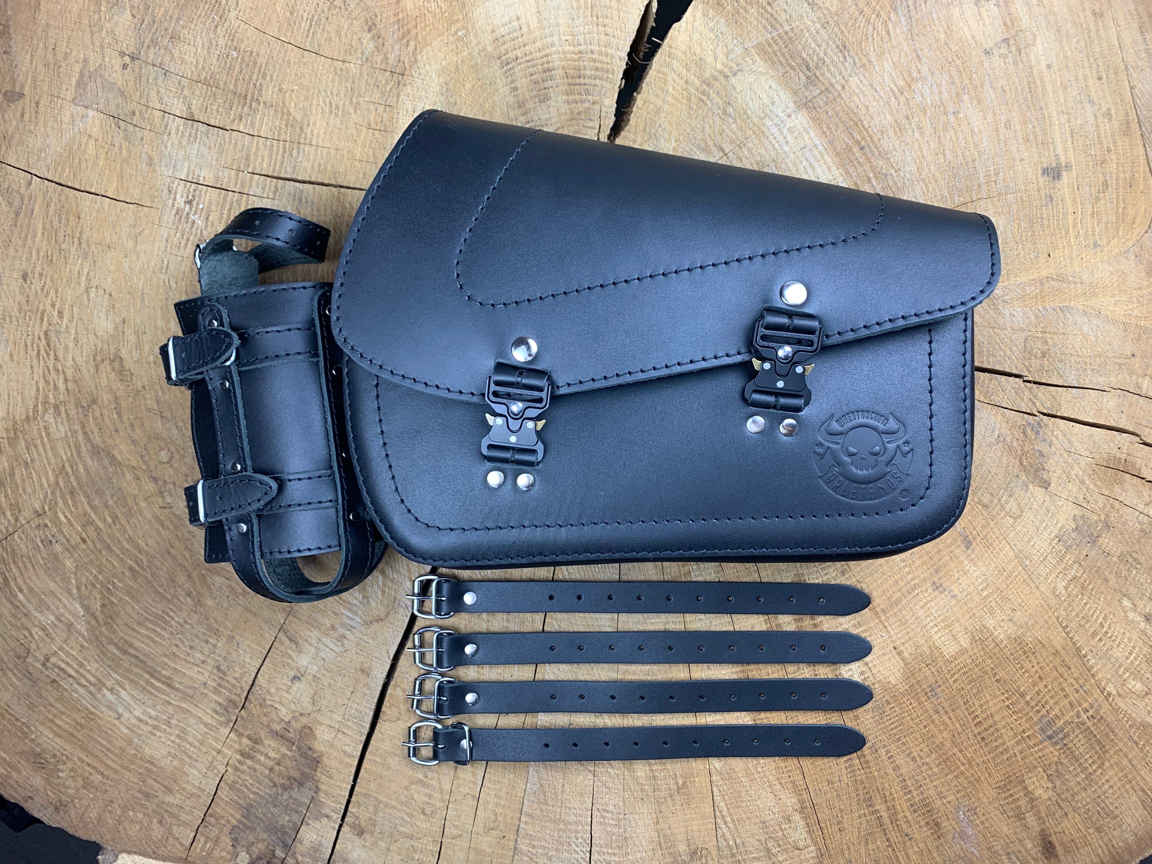KING SCHWARZ mit Flaschenhalter Schwingentasche passend für Harley-Davidson Sportster S ab 2021