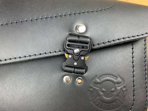 KING SCHWARZ mit Flaschenhalter Schwingentasche passend für Harley-Davidson Sportster S ab 2021
