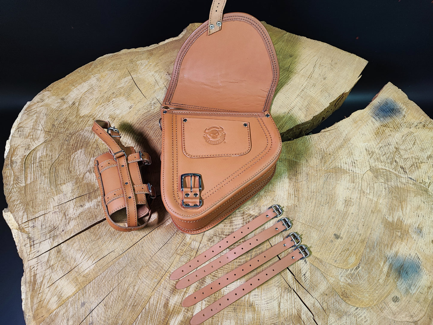 Diablo Kupferbraun Schwingentasche mit Flaschenhalter passend für Harley-Davidson Softail