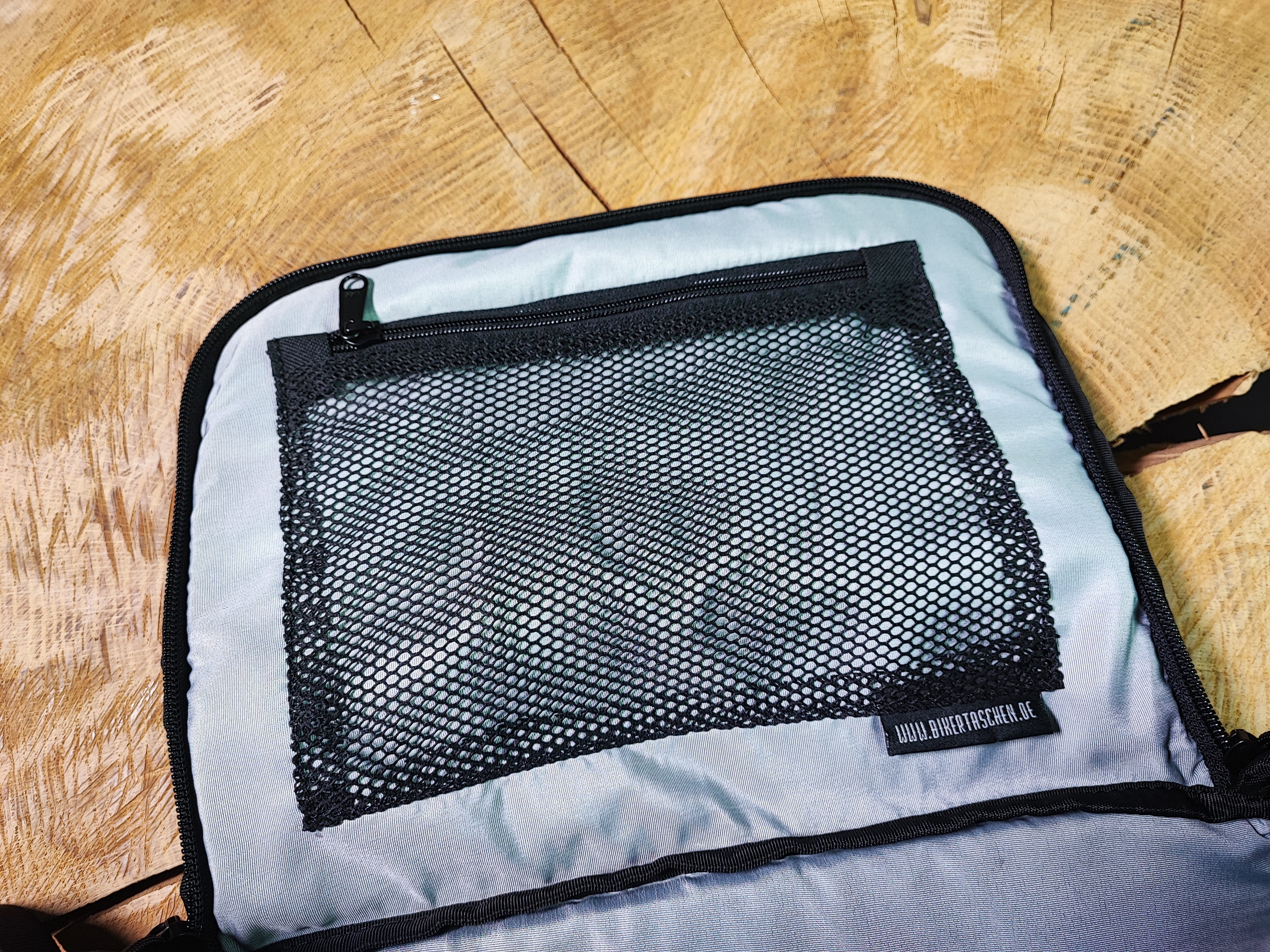 NIGHTTRON SPORT 19L universelle Reisetasche für Sissybar oder Gepäckträger