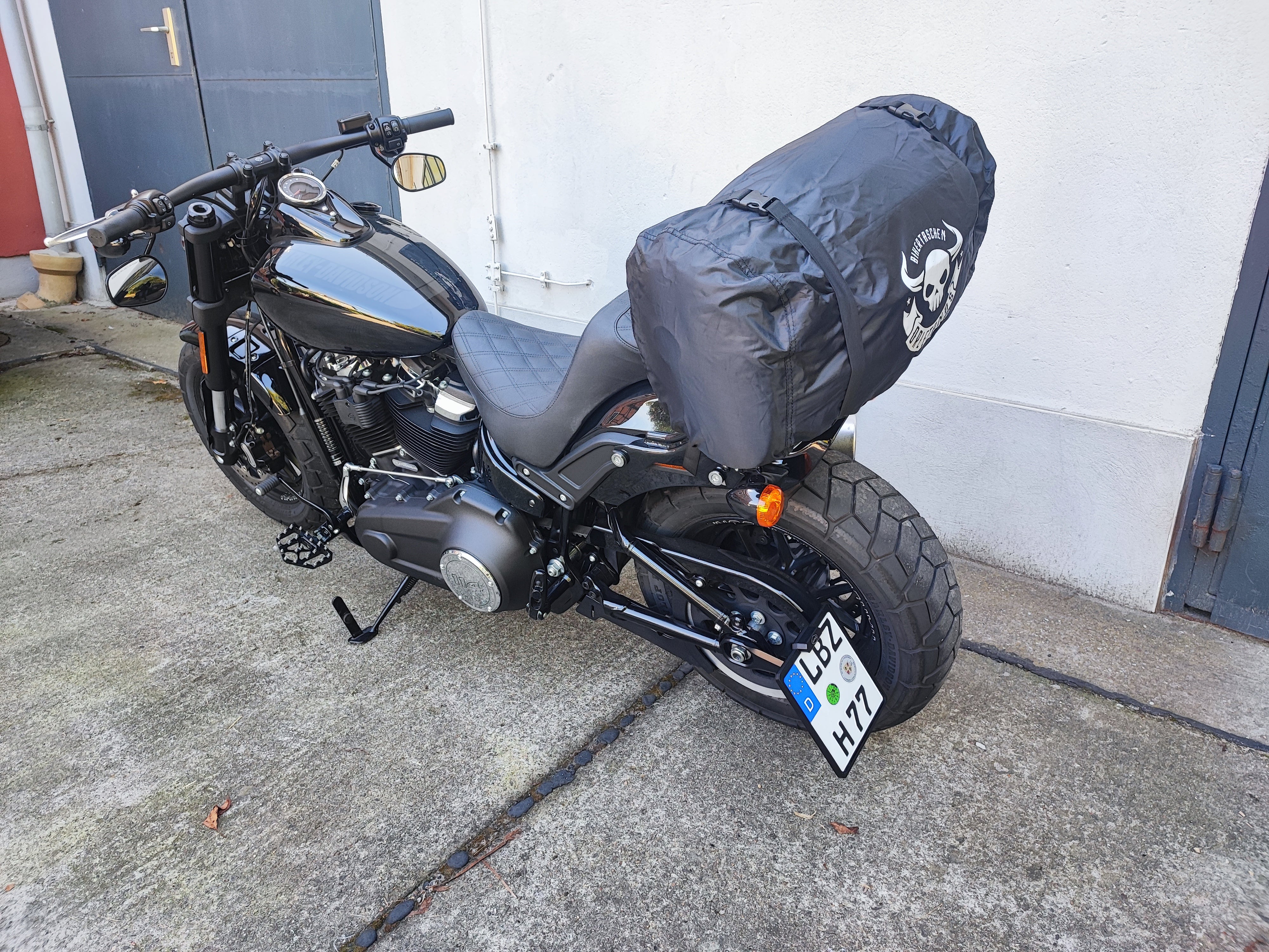 NIGHTTRON SPORT PLUS 38L universelle Reisetasche für Sissybar oder Gepäckträger
