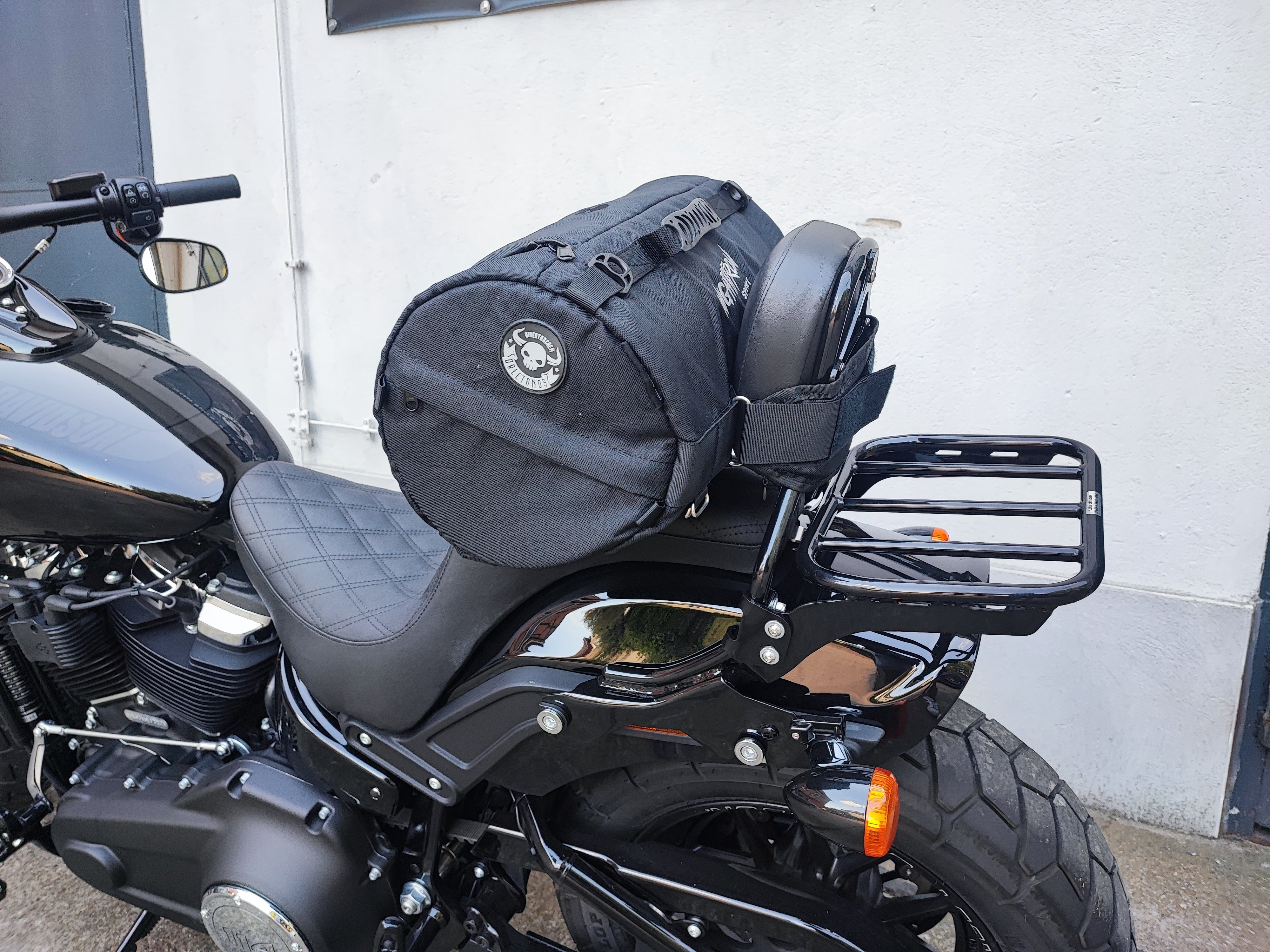NIGHTTRON SPORT 19L universelle Reisetasche für Sissybar oder Gepäckträger