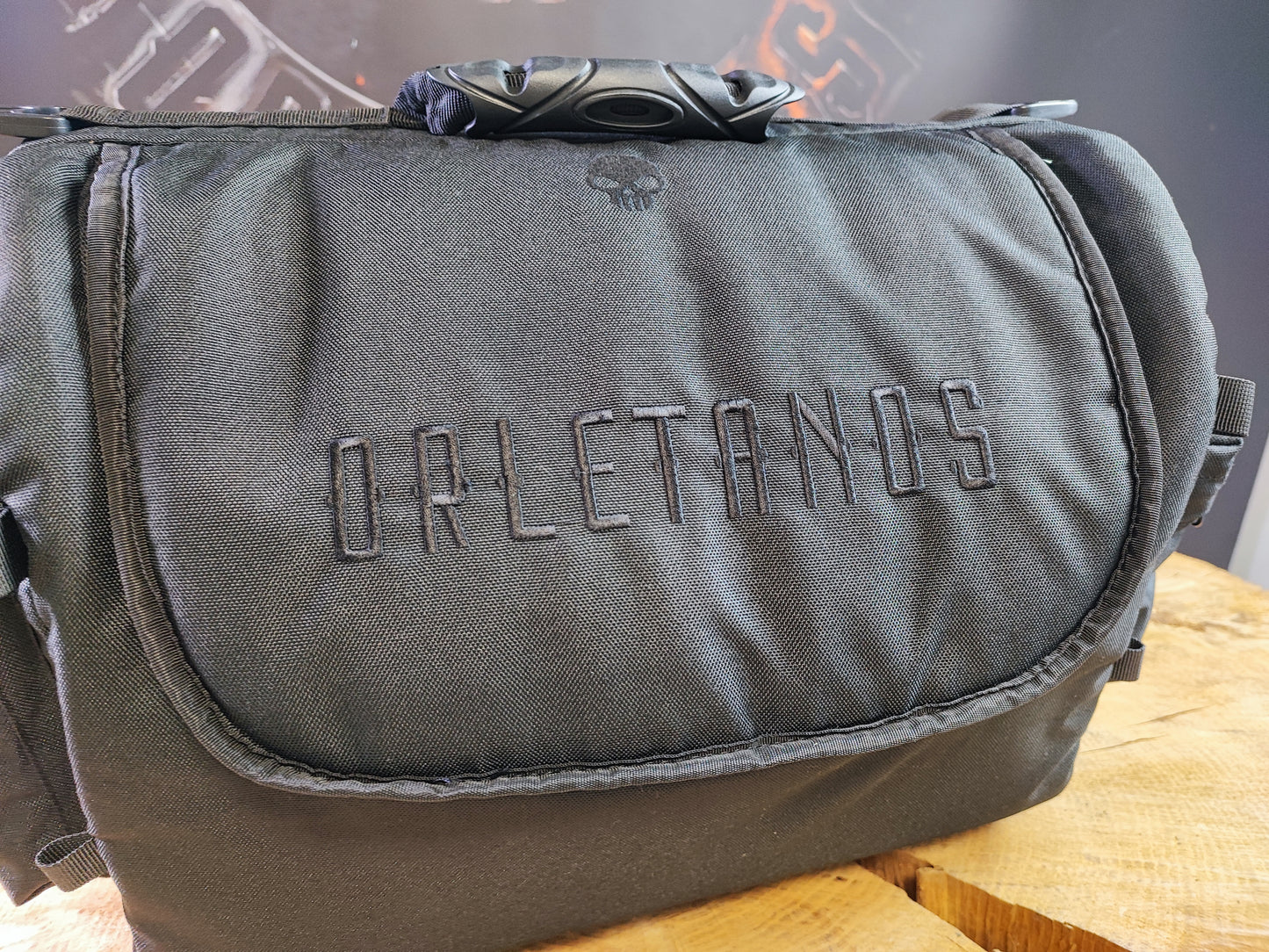 NIGHTTRON ADVENTURE 35L universelle Reisetasche für Sissybar oder Gepäckträger