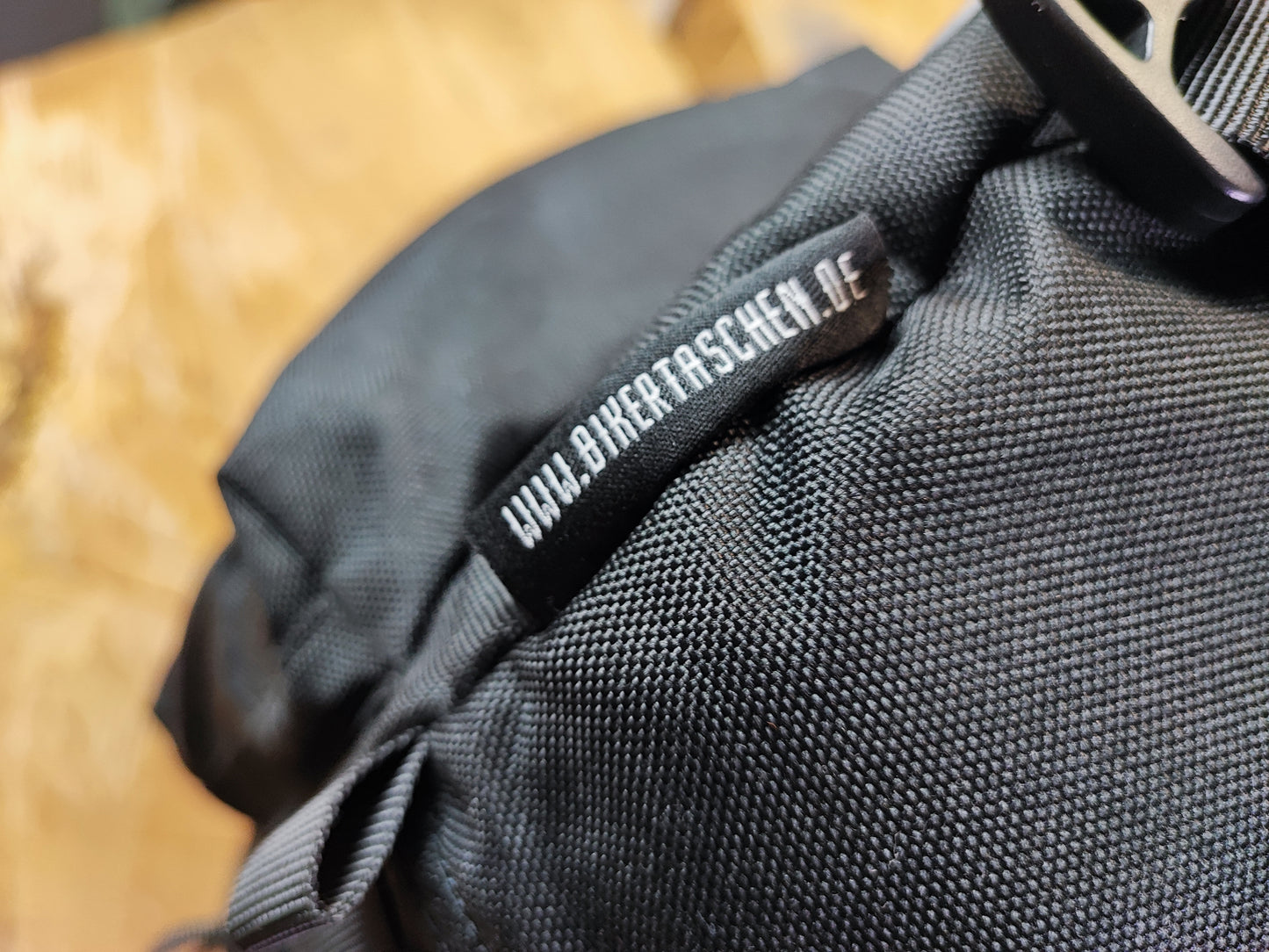 NIGHTTRON ADVENTURE 35L universelle Reisetasche für Sissybar oder Gepäckträger