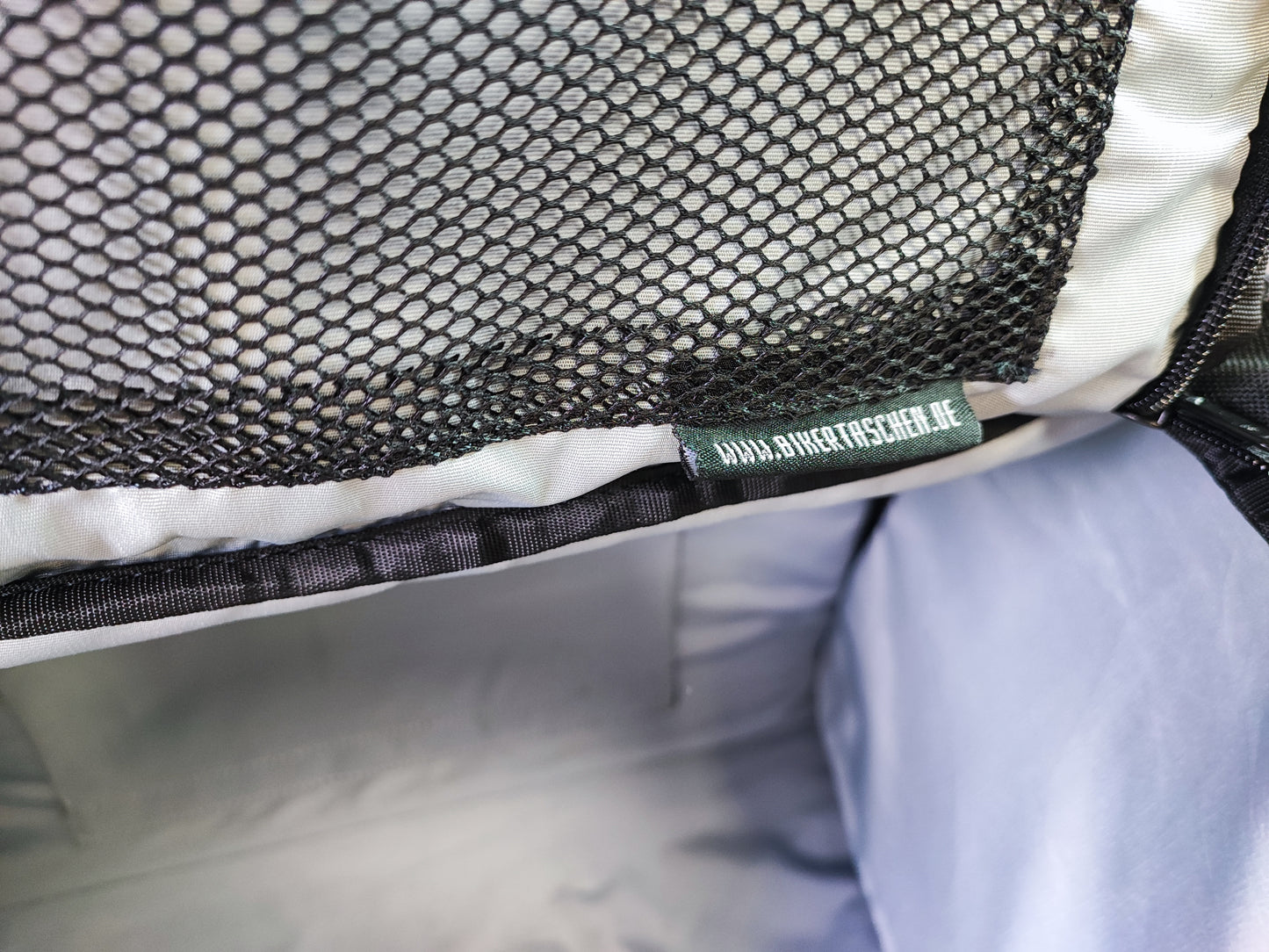 NIGHTTRON ADVENTURE 35L universelle Reisetasche für Sissybar oder Gepäckträger