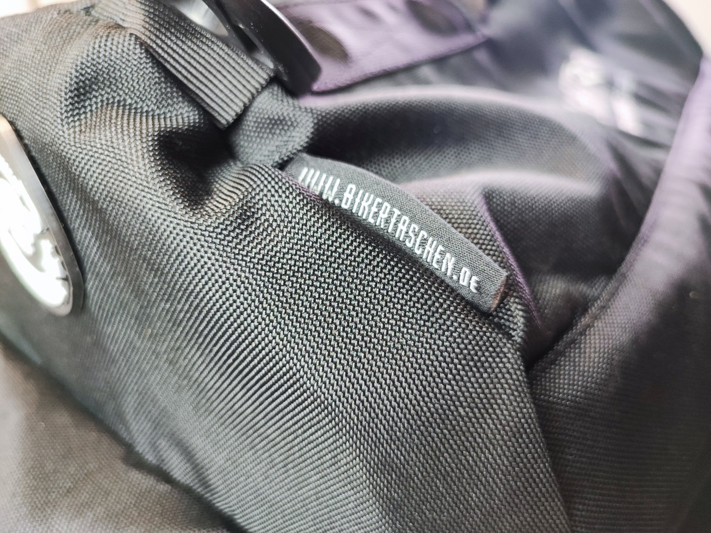 NIGHTTRON ADVENTURE Plus 65L universelle Reisetasche für Sissybar oder Gepäckträger