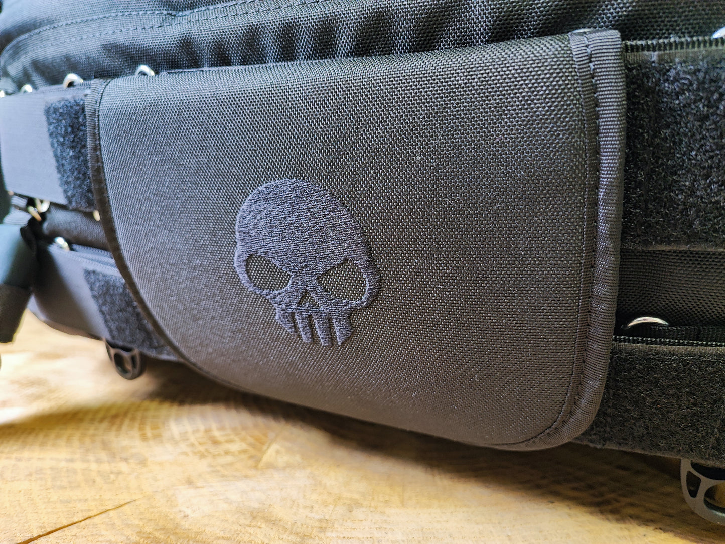 NIGHTTRON ADVENTURE Plus 65L universelle Reisetasche für Sissybar oder Gepäckträger