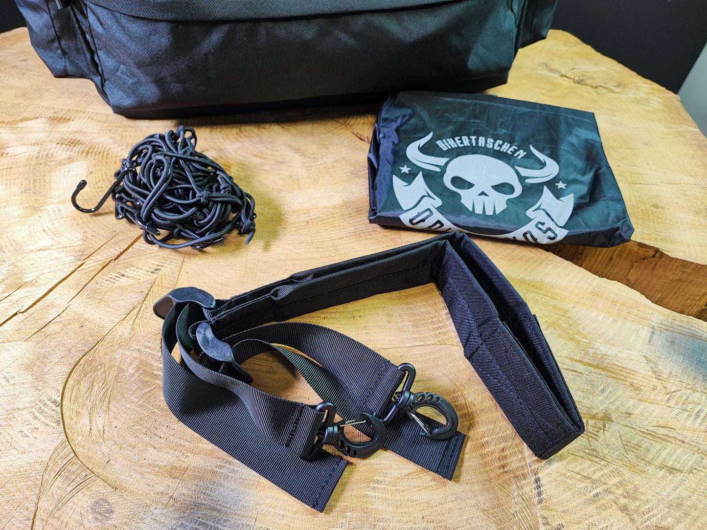 NIGHTTRON ADVENTURE Plus 65L universelle Reisetasche für Sissybar oder Gepäckträger