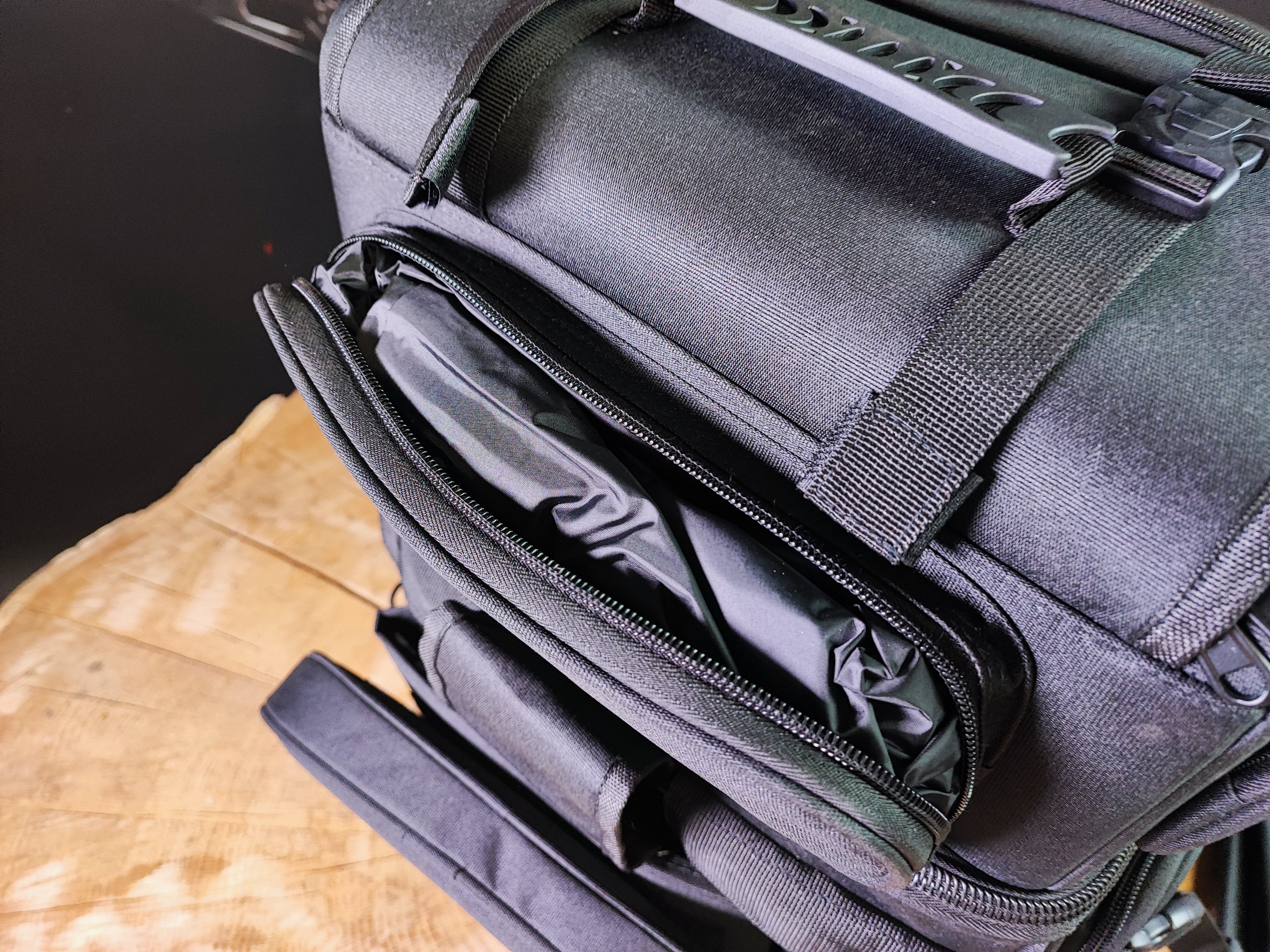 BAG-ROCK L universelle Reisetasche für Sissybar oder Gepäckträger