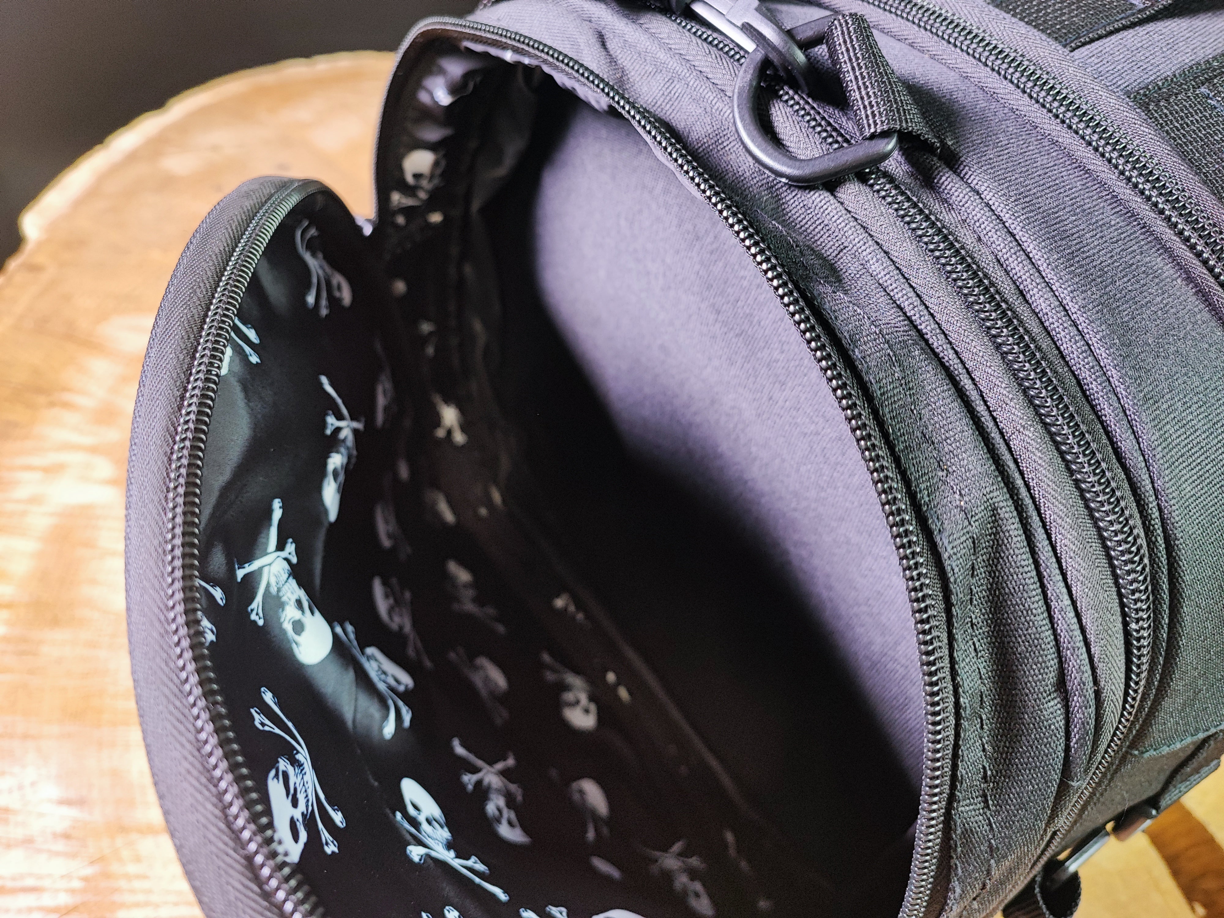 BAG-ROCK S universelle Reisetasche für Sissybar oder Gepäckträger