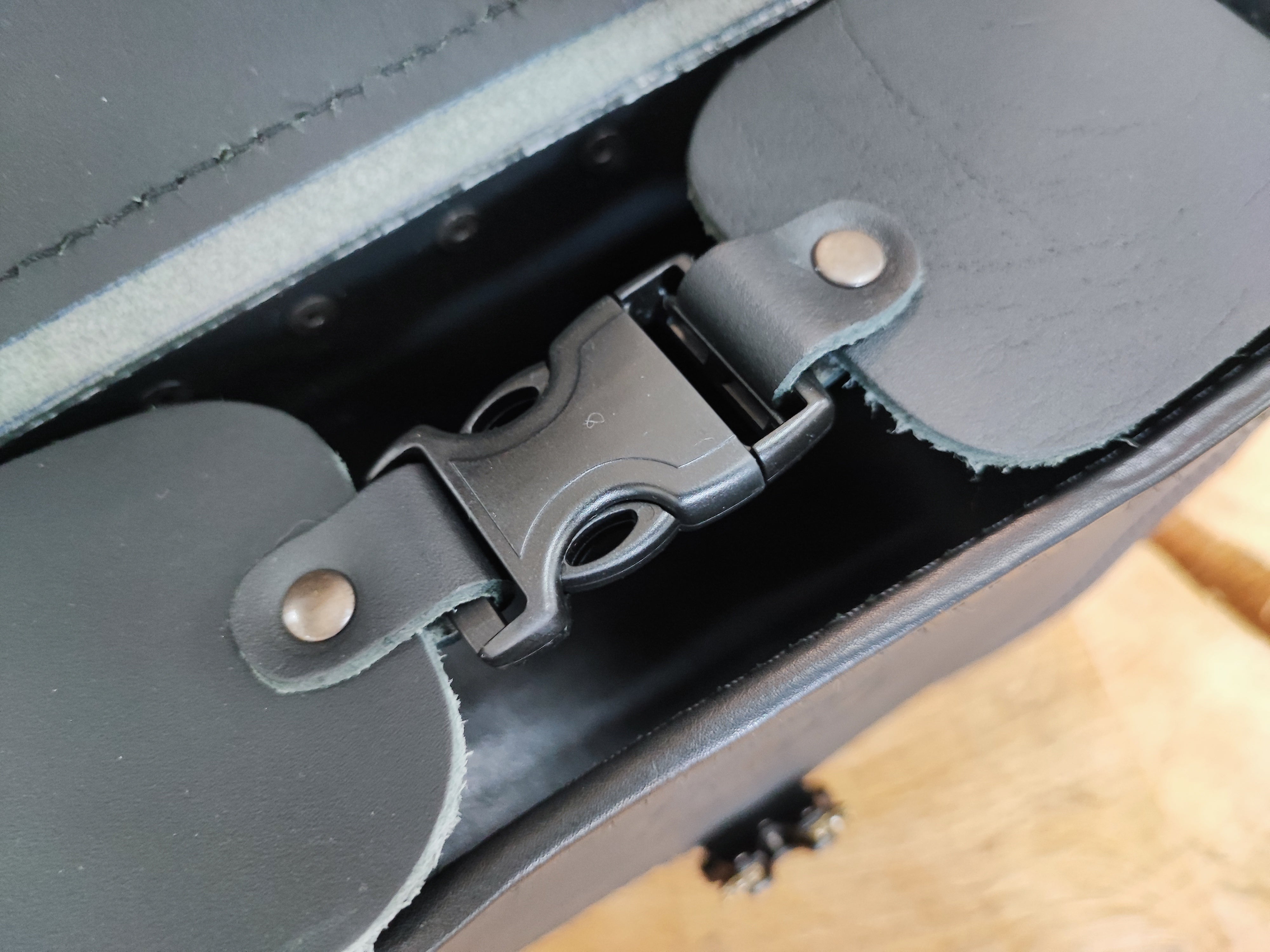 Muscle Blackline Set Seitentaschen passend für Harley-Davidson VROD Modelle