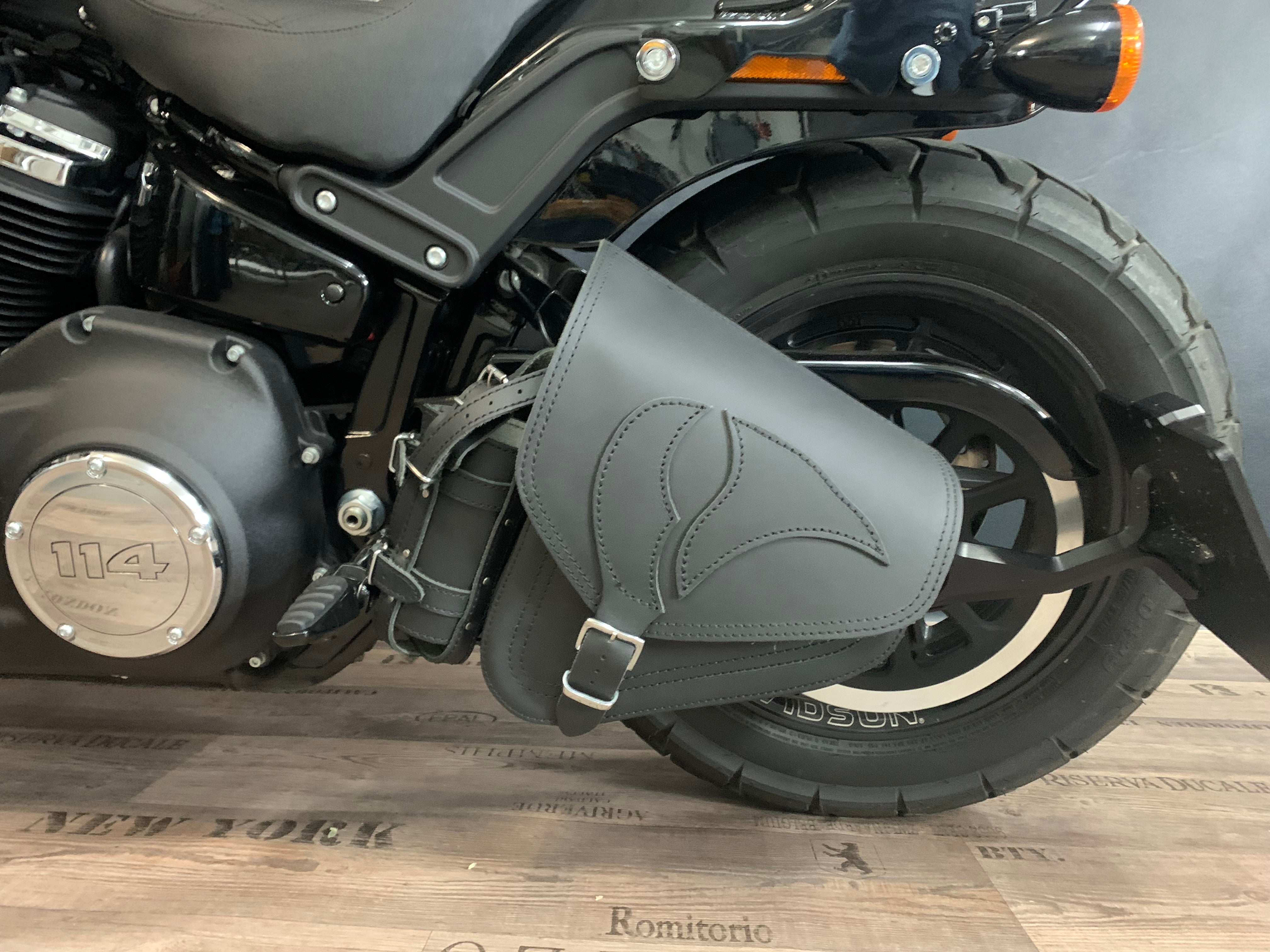 Eagle Schwarz Schwingentasche passend für Harley-Davidson Softail