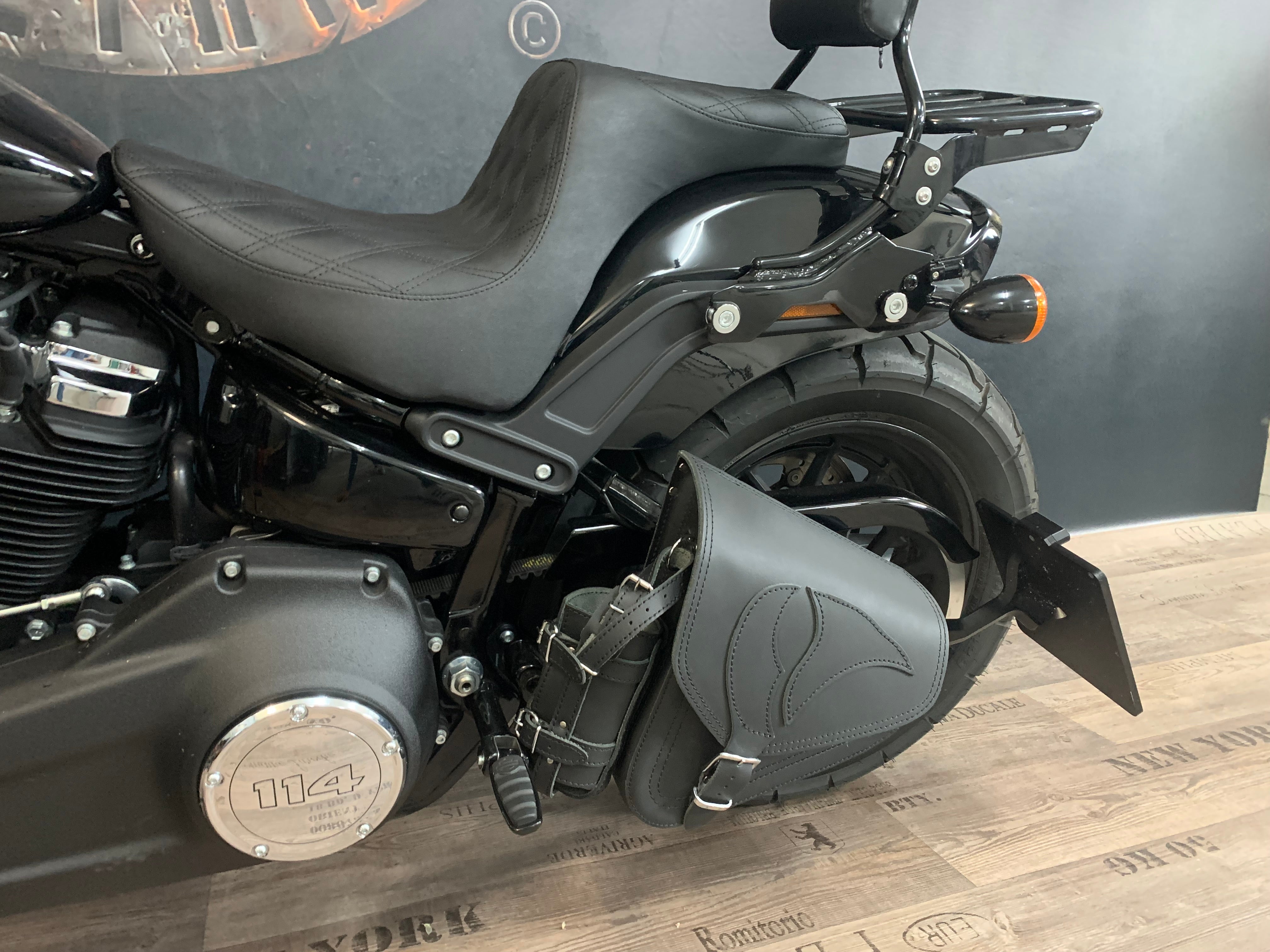 Eagle Schwarz Schwingentasche passend für Harley-Davidson Softail