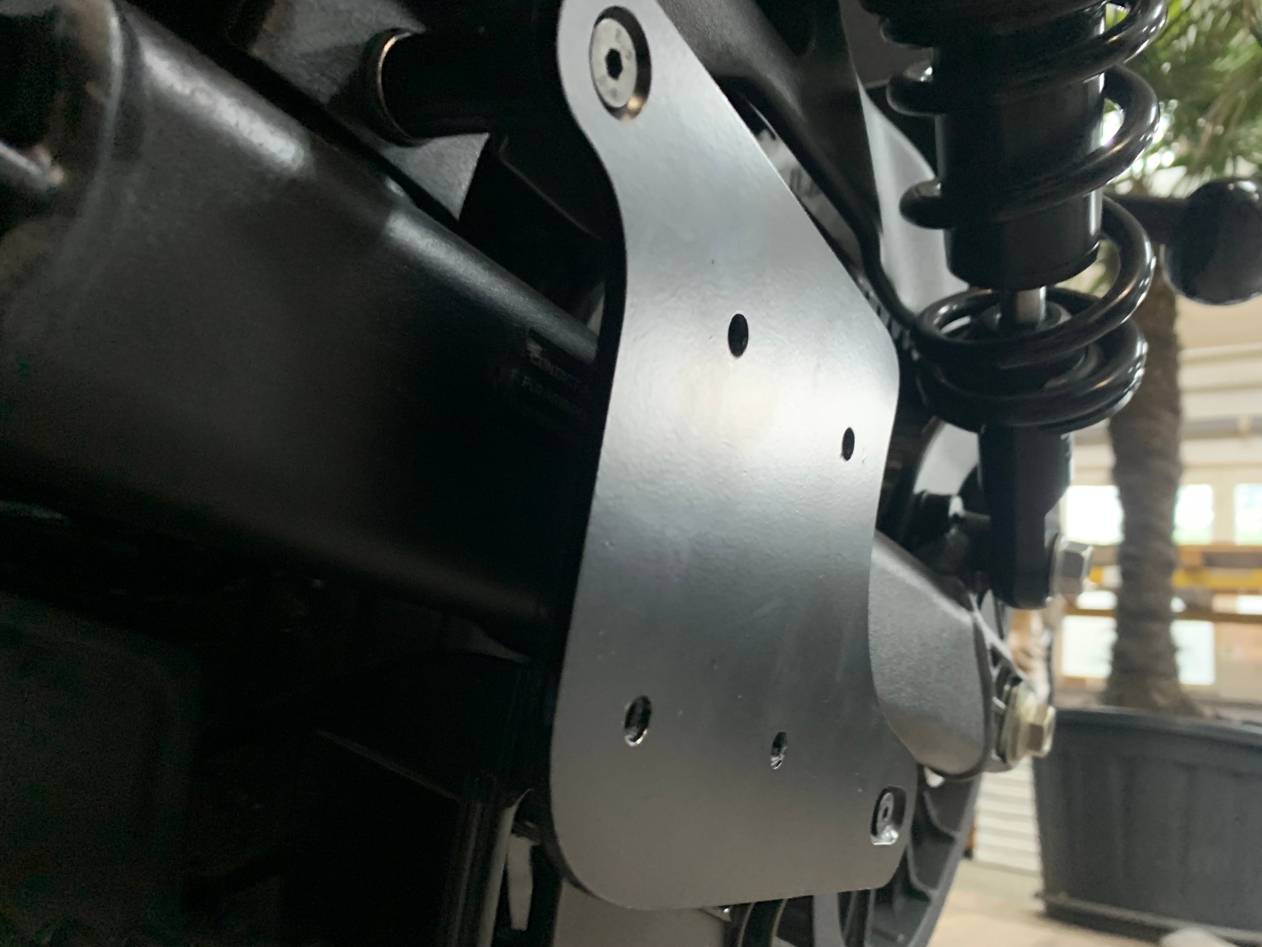 ANUK schwarz Schwingentasche inkl. Halter passend für Indian Scout