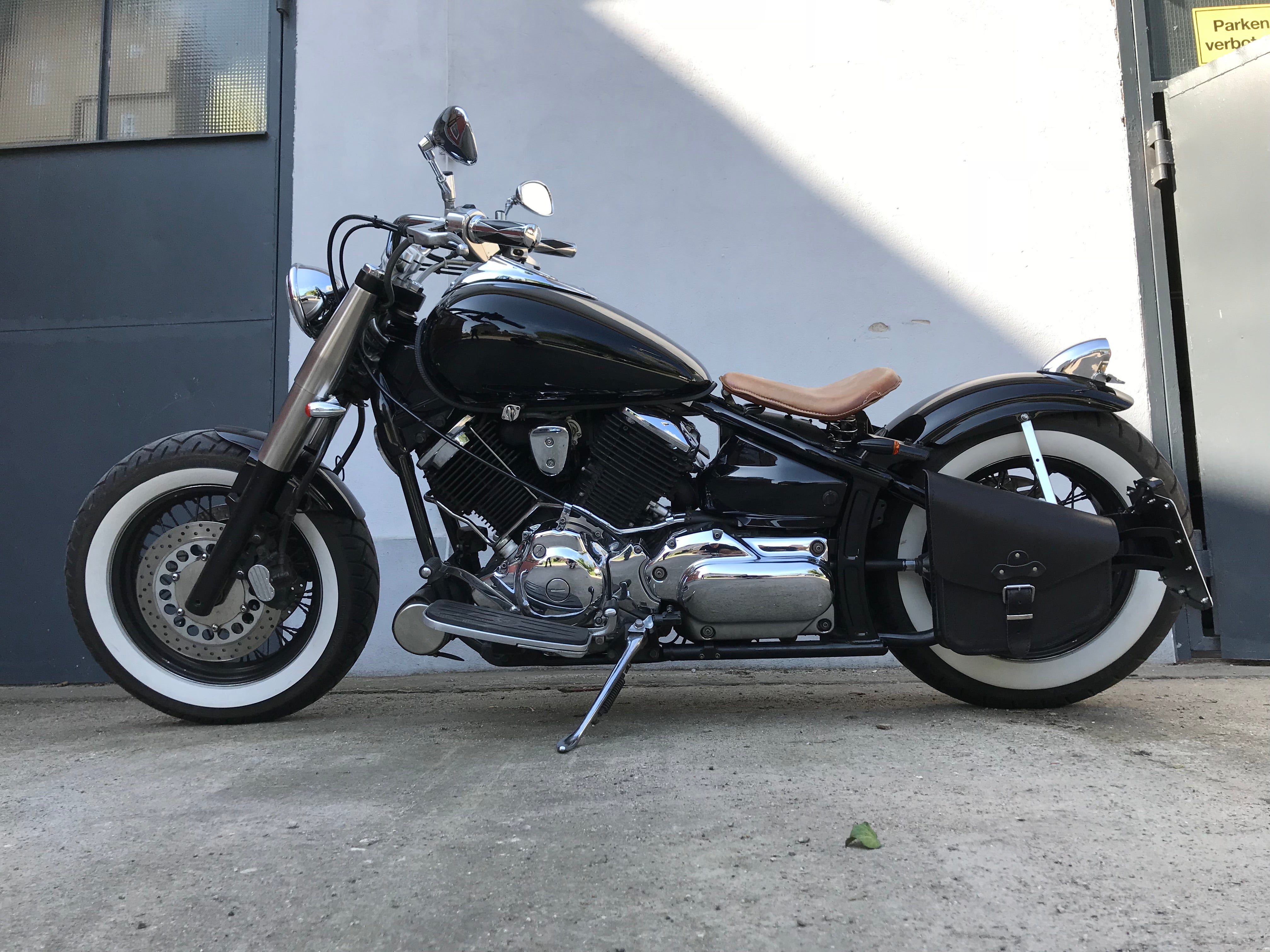 Odin schwarz Schwingentasche + Schwingenhalter Softail bis 2017