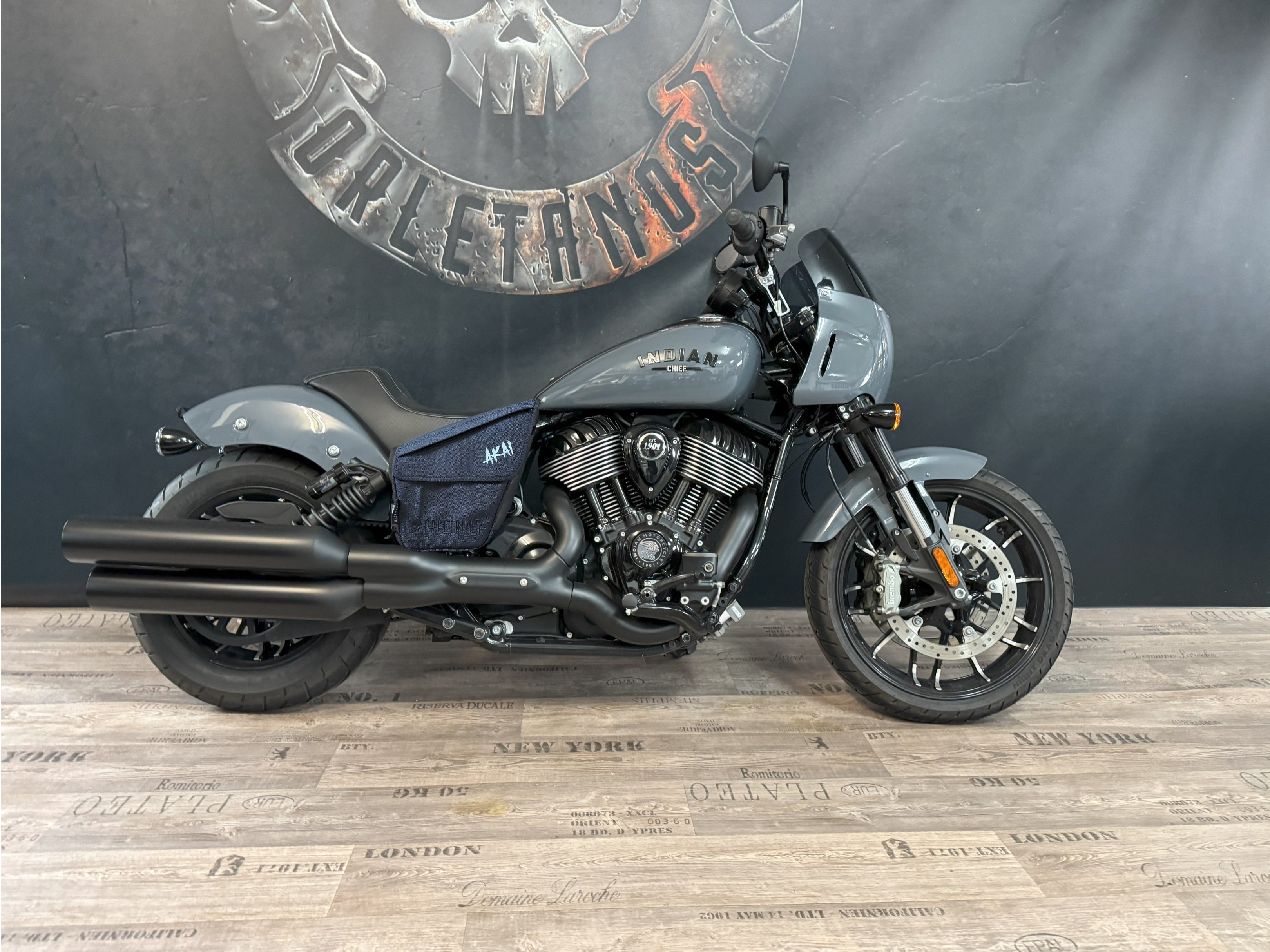AKAI schwarz rechts Seitentasche passend für Indian Chief