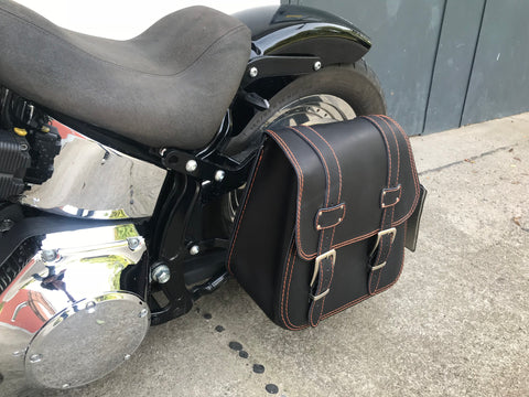 Zeus Orange Seitentasche + Halter XL passend für Softail von 1992 bis 2017