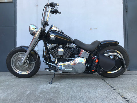 Diablo Schwarz Schwingentaschen mit Flaschenhalter passend für Harley-Davidson Softail