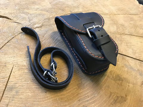 Brillenetui / Gürteltasche / Zusatztasche in schwarz - orange für Schwingentaschen oder Rahmen