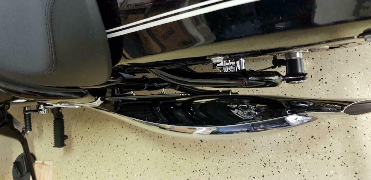 Schwingenhalter passend für BMW R18 Linke Seite