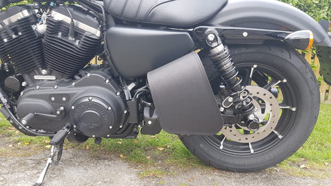 Road Schwarz Seitentasche passend für Harley-Davidson Street Bob & Sportster
