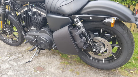 Road Schwarz Seitentasche passend für Harley-Davidson Street Bob & Sportster