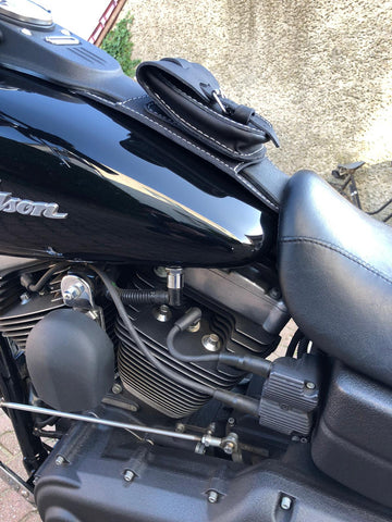 Tankpad schwarz / weiß passend für Harley-Davidson Dyna Street Bob Lowrider bis 2017