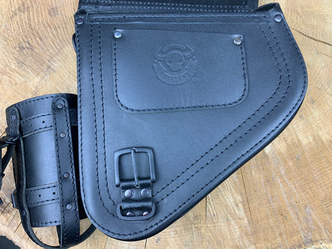 Diablo Black Edition Schwingentasche mit Flaschenhalter passend für Harley-Davidson Softail