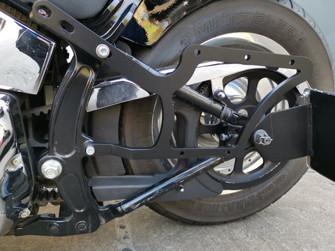 Zeus Schwarz Seitentasche + Halter XL passend für Softail von 1992 bis 2017